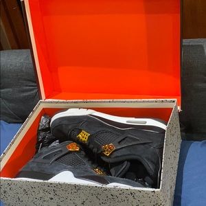 Air Jordan 4 Royalty
